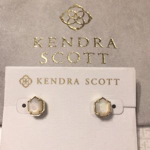 Kendra Scott Logan Ivory Pearl and Gold Earrings.